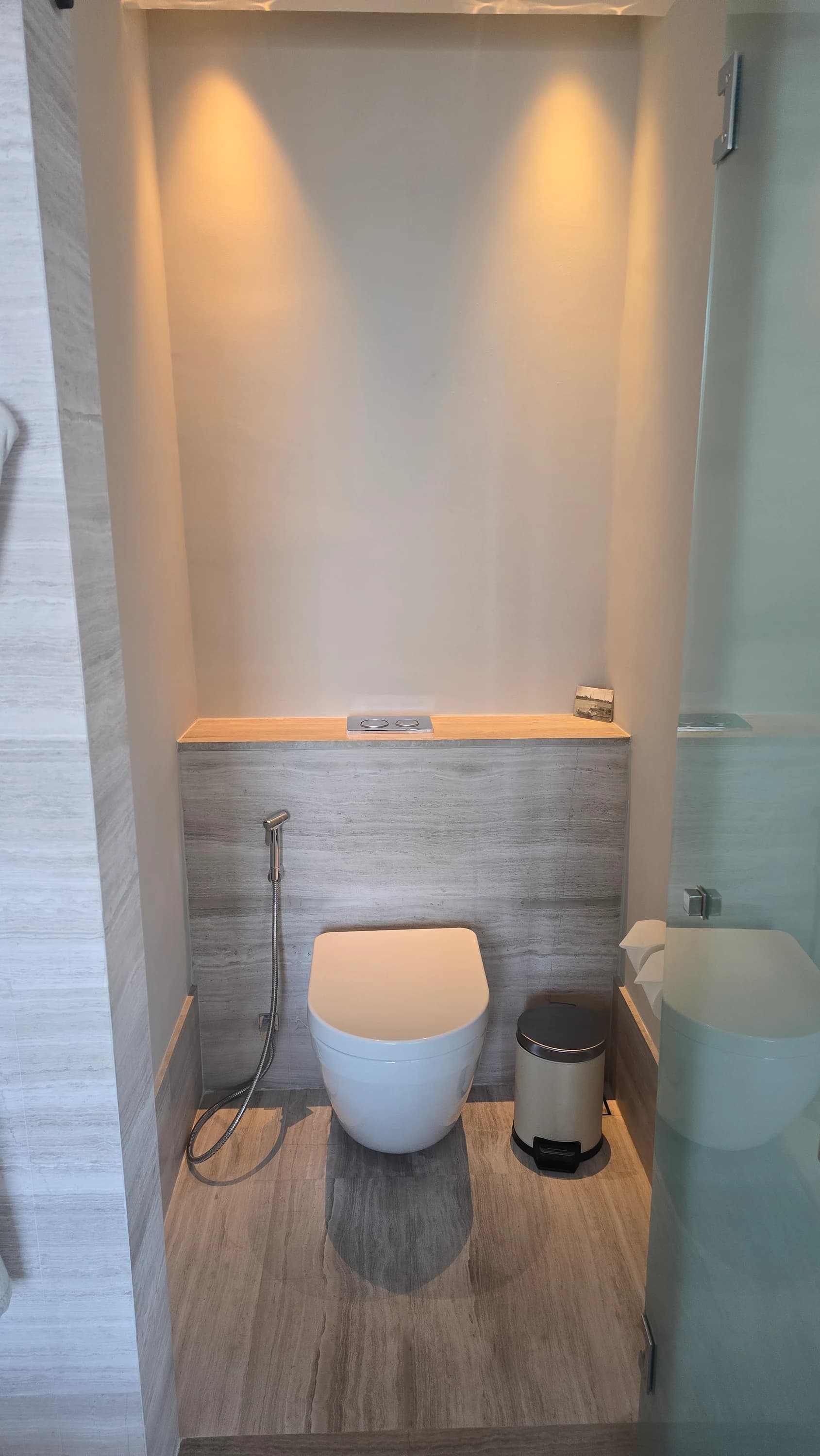 Capella Bangkok bathroom detail 027