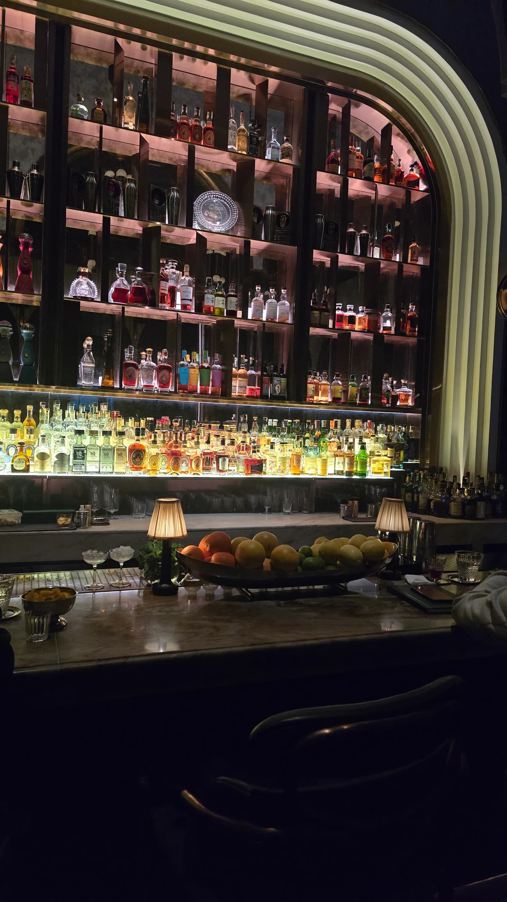 Nearby Four Seasons Bangkok pub context 140