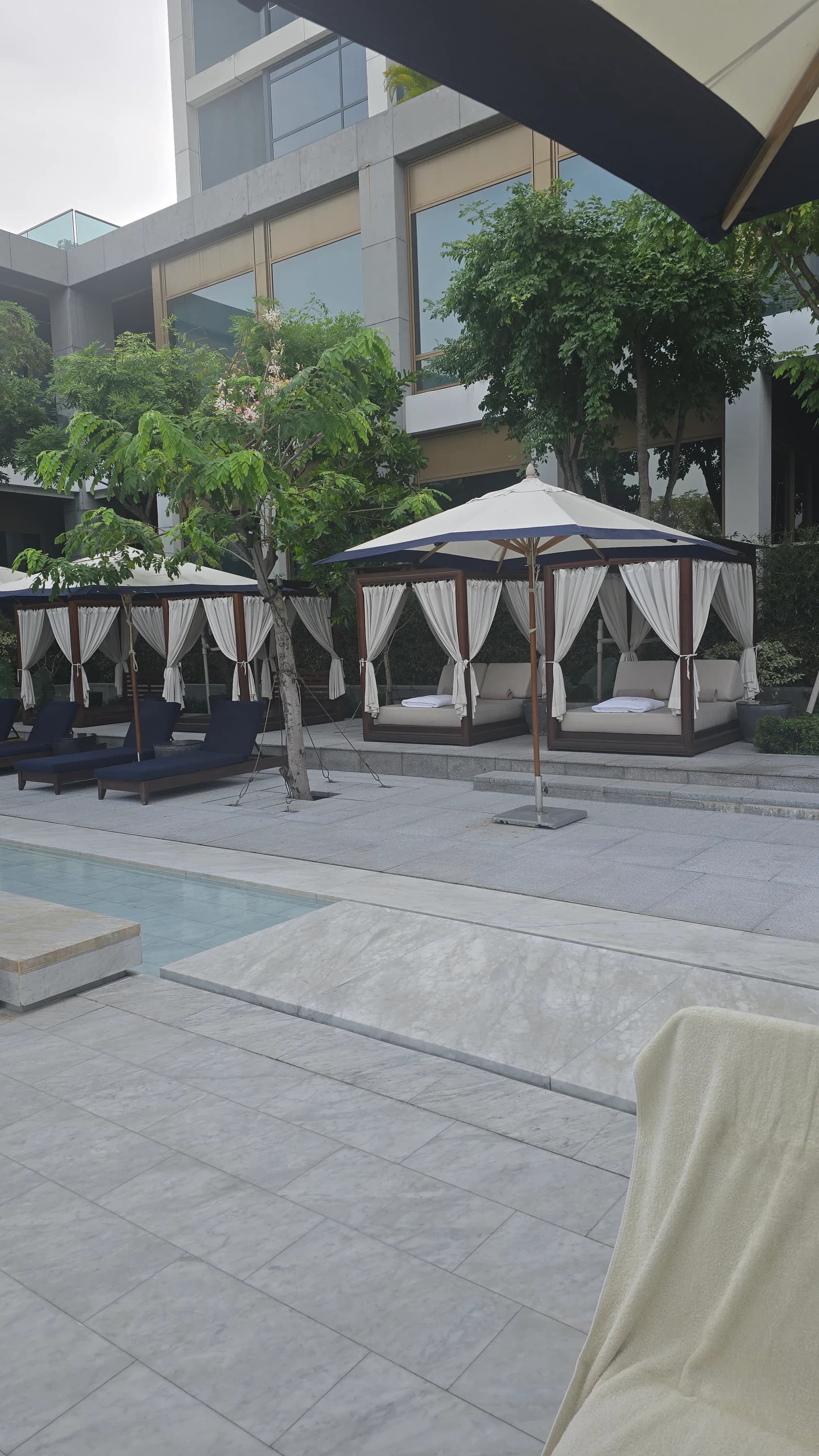 Capella Bangkok pool and riverside facility detail 161