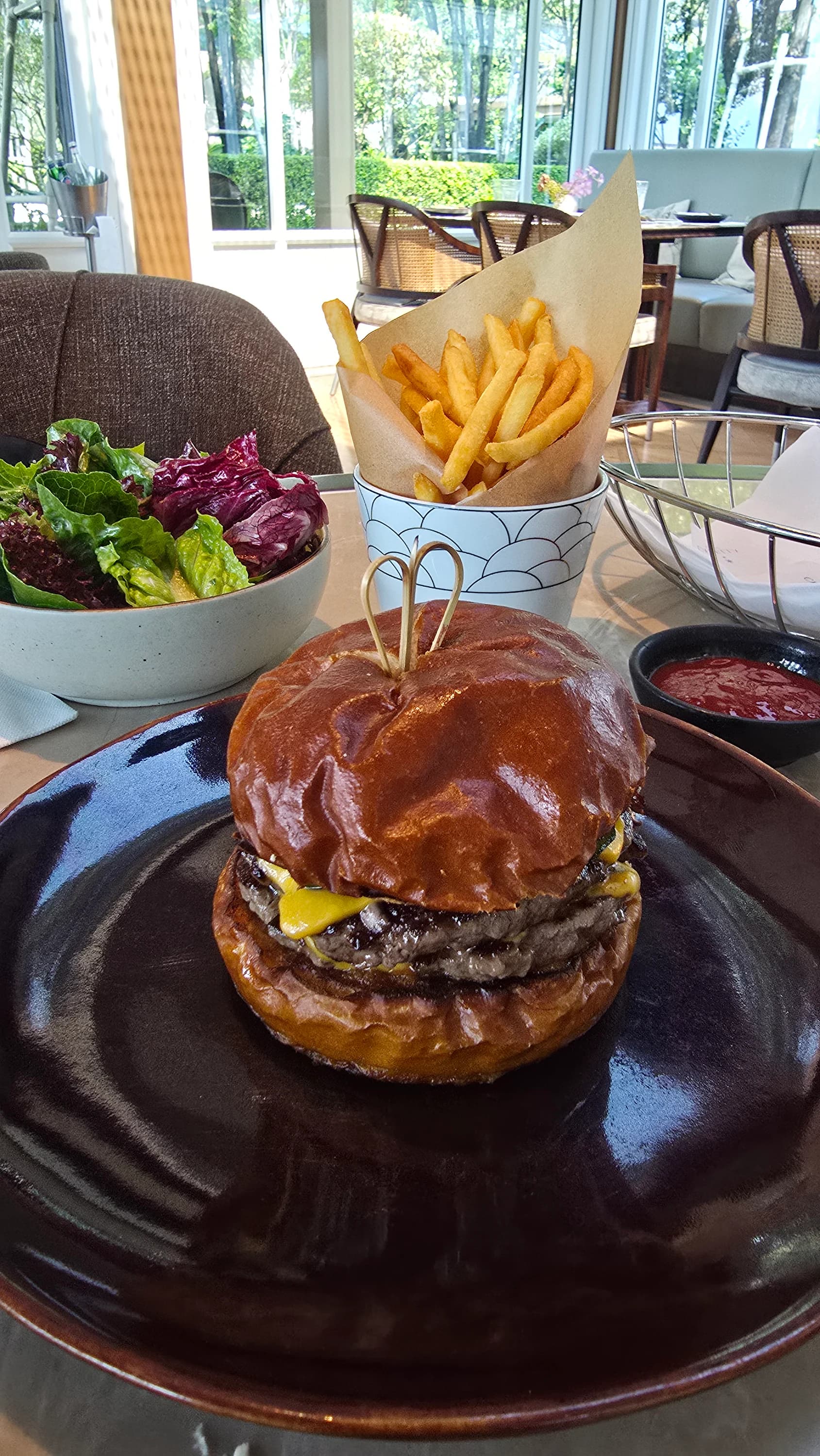 Capella Bangkok post-checkout burger detail 208