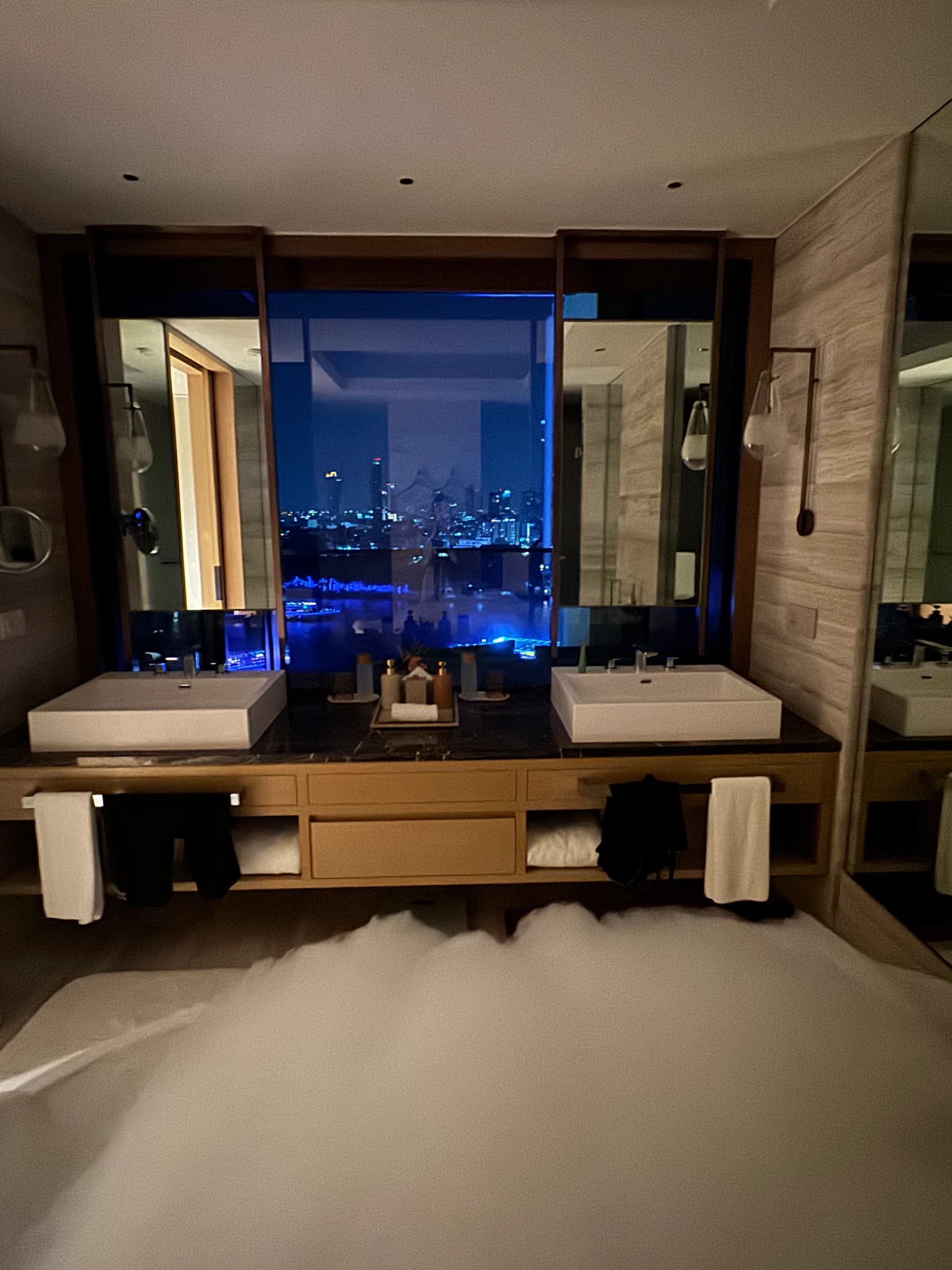 Capella Bangkok bathroom detail 315