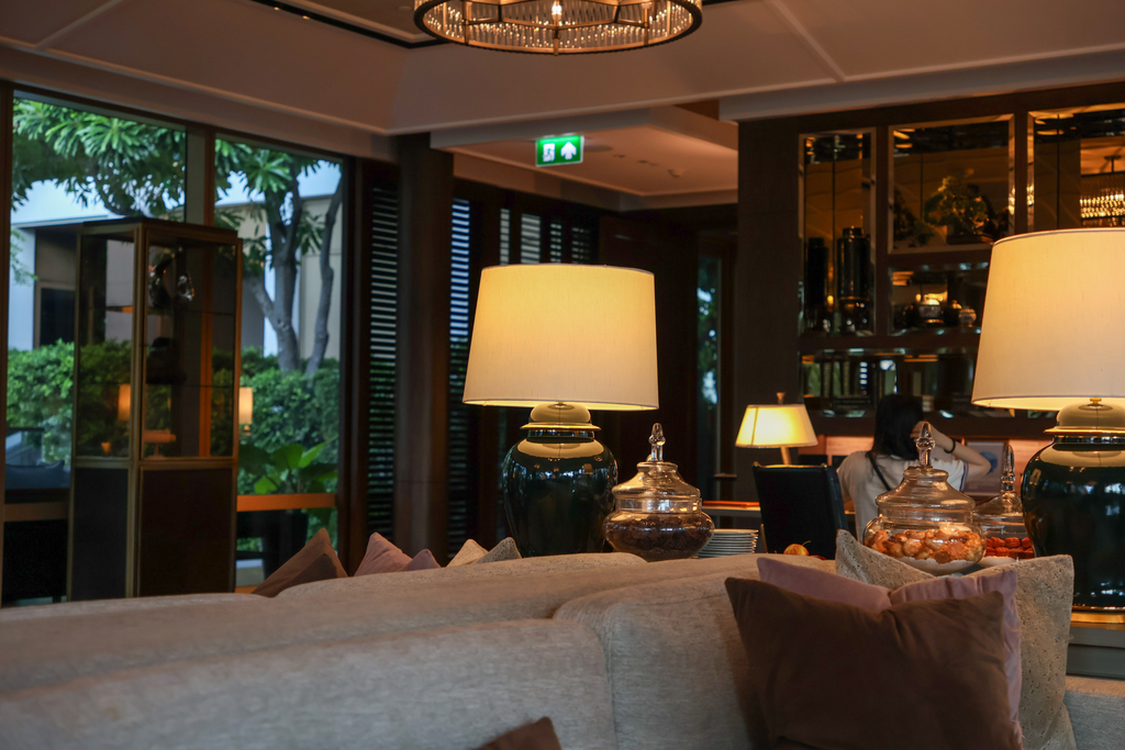 The Living Room خلال Cin Cin.