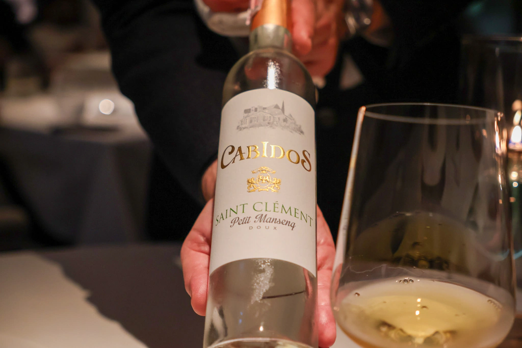 رافق الحلوى Cabidos Saint Clément Petit Manseng Doux.