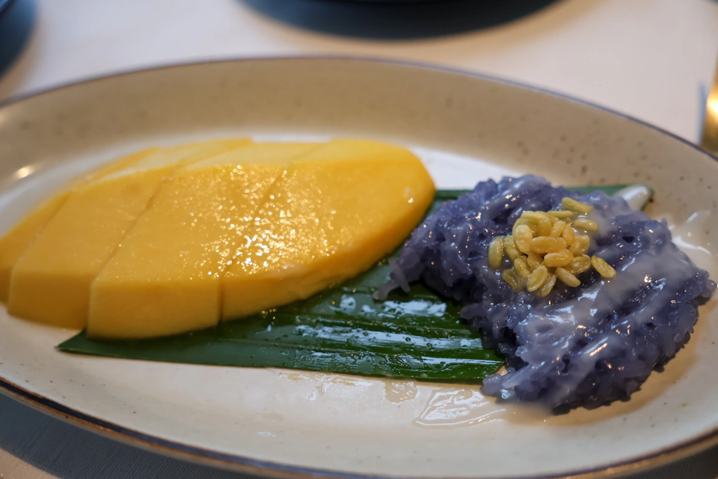 Khao Niew Mamuang، الأرز اللزج بالمانغو الذي طلبته في الإفطار.