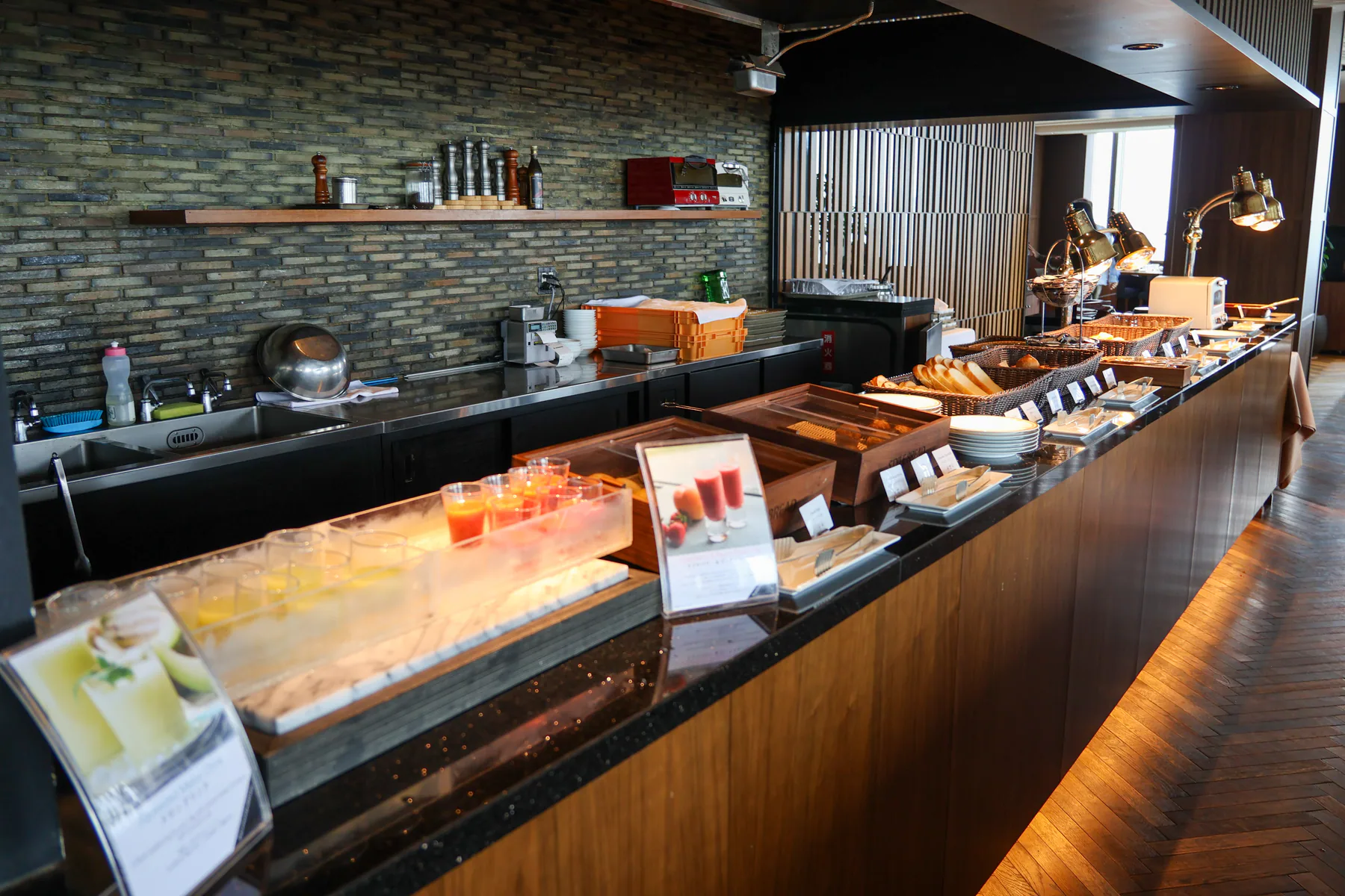 بوفيه الأطباق الجانبية للإفطار في The Grill on 30th